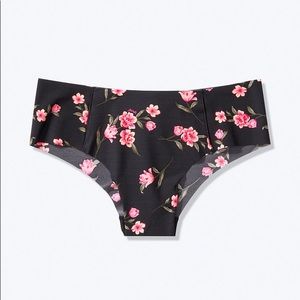 VS PINK NO-SHOW CHEEKSTER